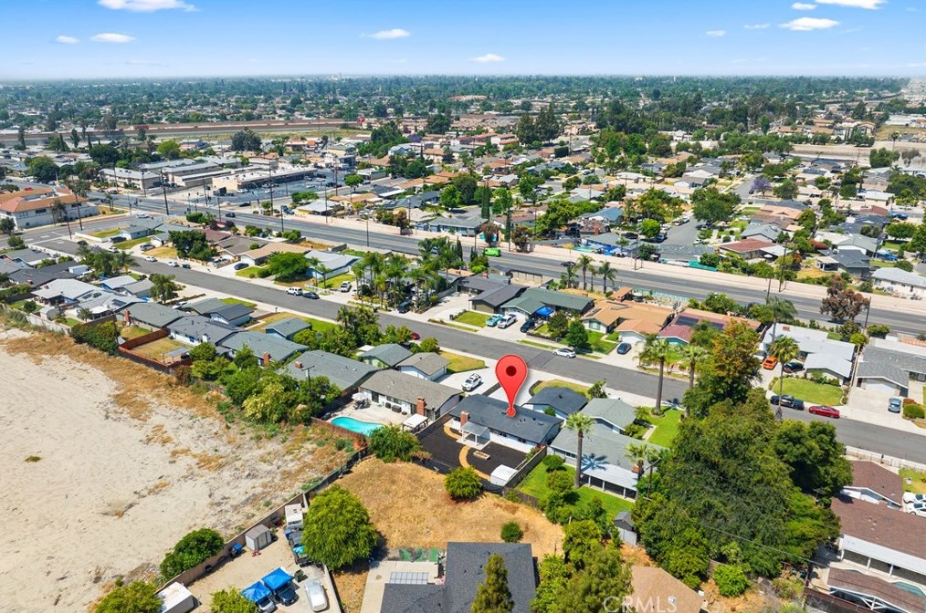 1566 Amador Ave, Ontario CA  91764-1402 exterior