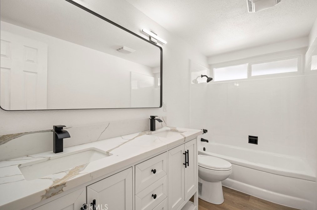 1566 Amador Ave, Ontario CA  91764-1402 exterior