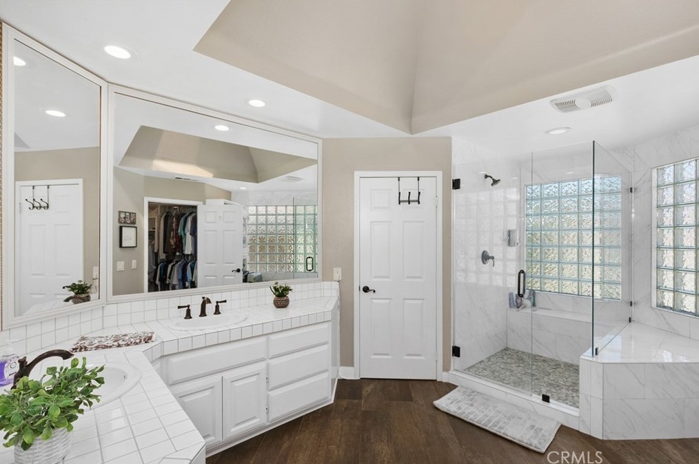 38649 Bears Paw Dr, Murrieta CA  92562-3028 exterior