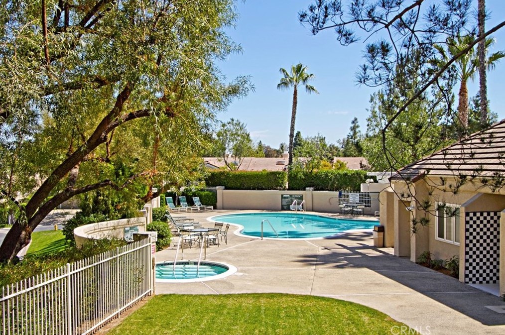 38649 Bears Paw Dr, Murrieta CA  92562-3028 exterior