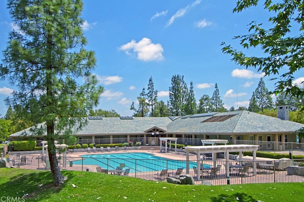 38649 Bears Paw Dr, Murrieta CA  92562-3028 exterior