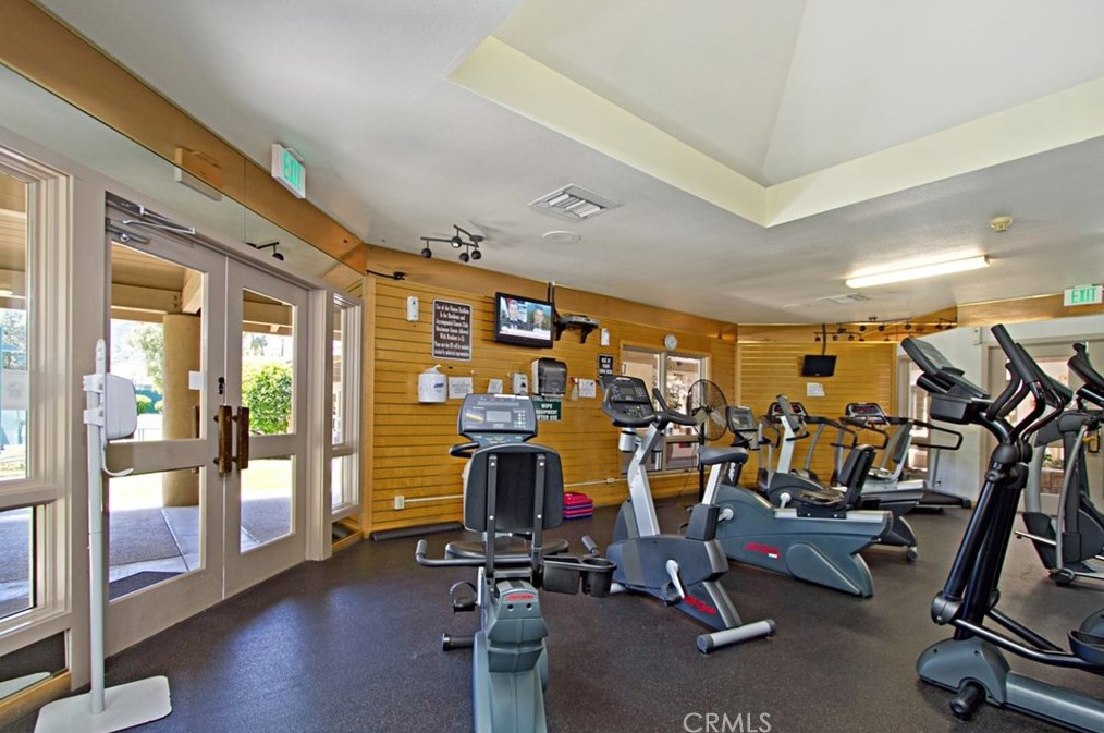 38649 Bears Paw Dr, Murrieta CA  92562-3028 exterior