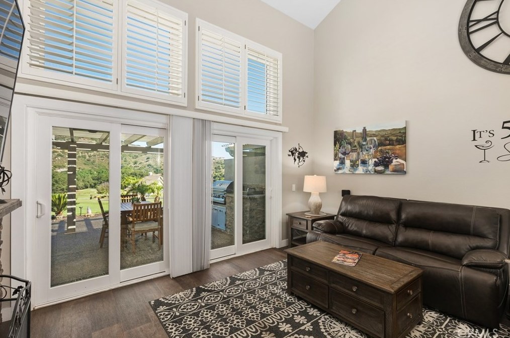 38649 Bears Paw Dr, Murrieta CA  92562-3028 exterior