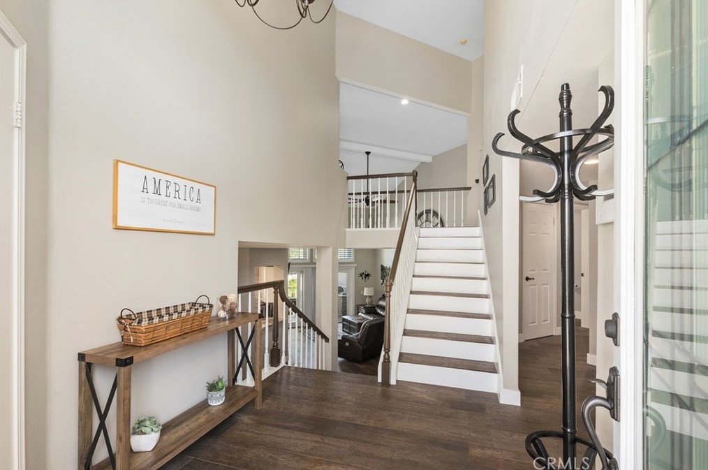 38649 Bears Paw Dr, Murrieta CA  92562-3028 exterior