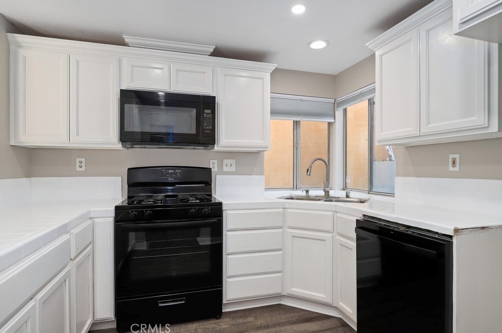 23745 Via Olivia, Murrieta CA  92562-2054 exterior