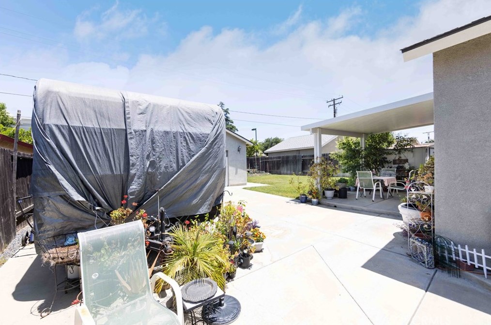 24624 1st Ave, Murrieta CA  92562-6208 exterior