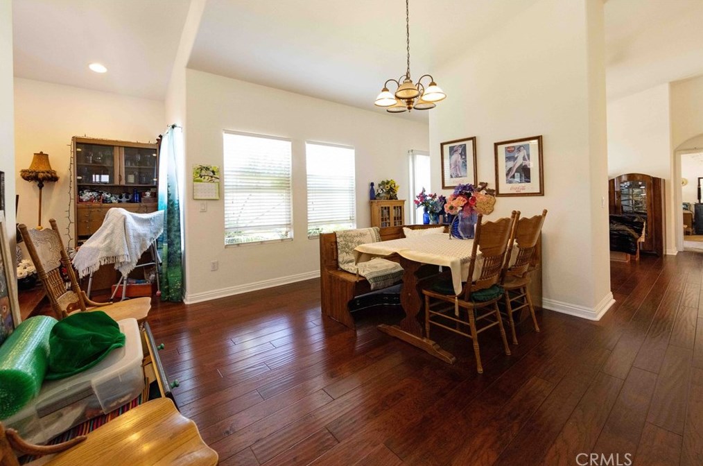 24624 1st Ave, Murrieta CA  92562-6208 exterior