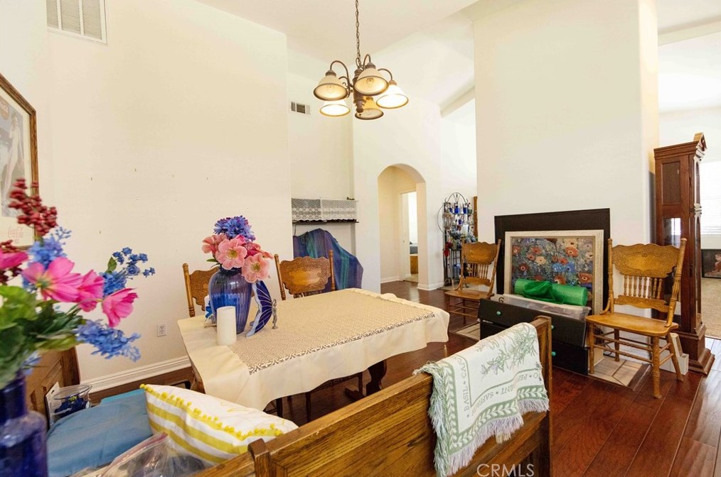 24624 1st Ave, Murrieta CA  92562-6208 exterior