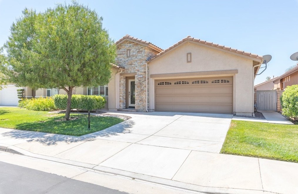 27975 Whisperwood Dr, Menifee CA  92584-8083 exterior