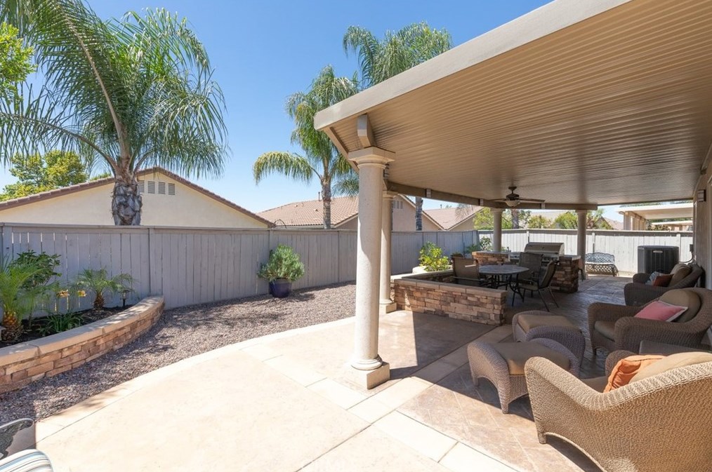27975 Whisperwood Dr, Menifee CA  92584-8083 exterior