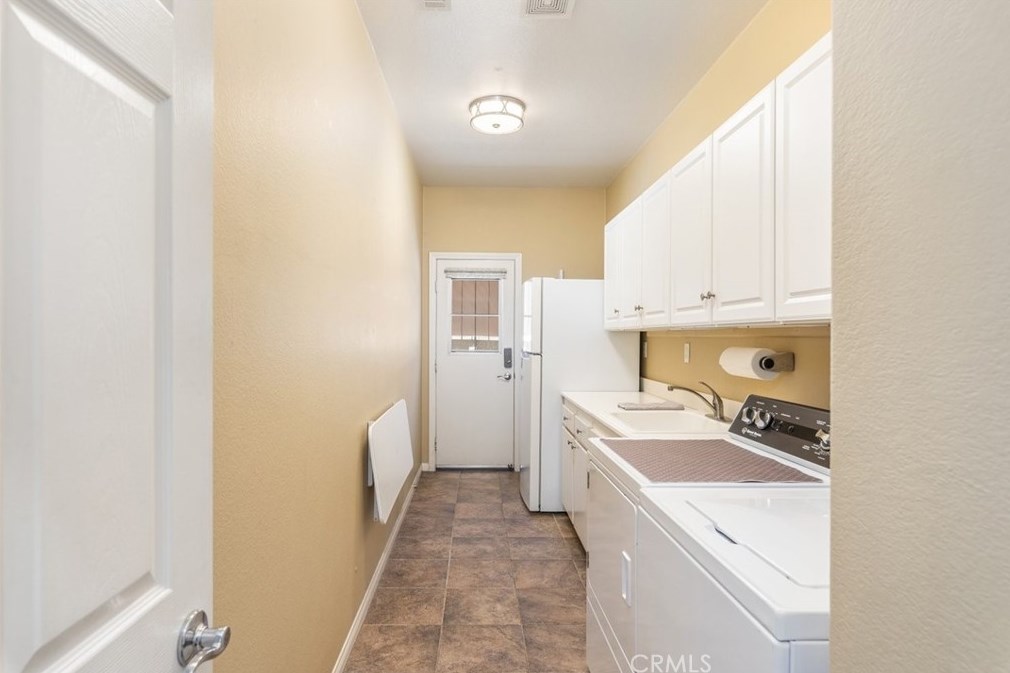 27975 Whisperwood Dr, Menifee CA  92584-8083 exterior