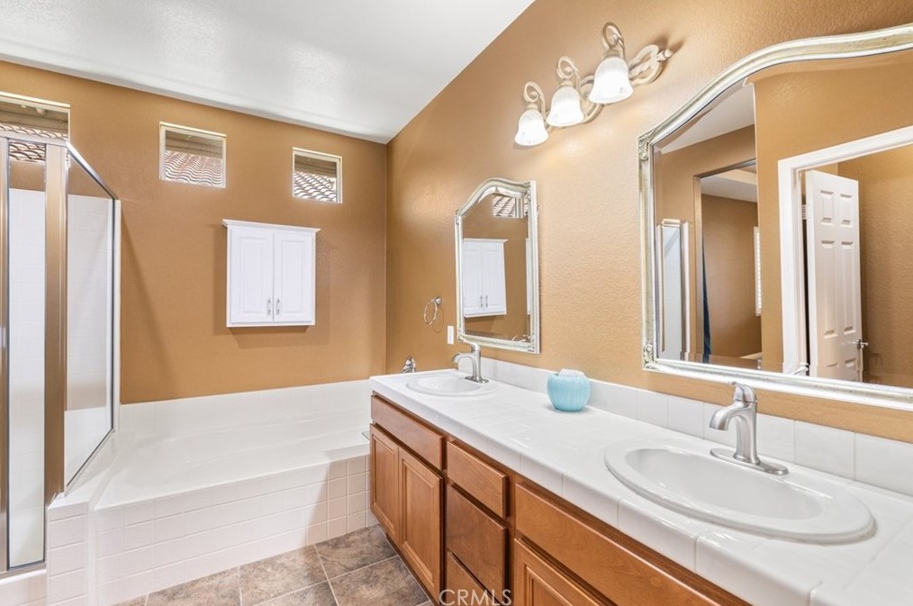 27975 Whisperwood Dr, Menifee CA  92584-8083 exterior