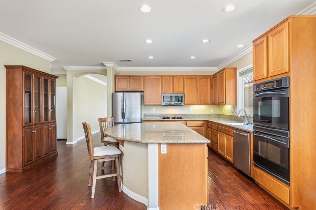 27975 Whisperwood Dr, Menifee CA  92584-8083 exterior