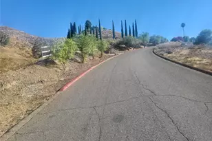 30714 Sorrel Ln, Canyon Lake, CA 92587 - Photo 7