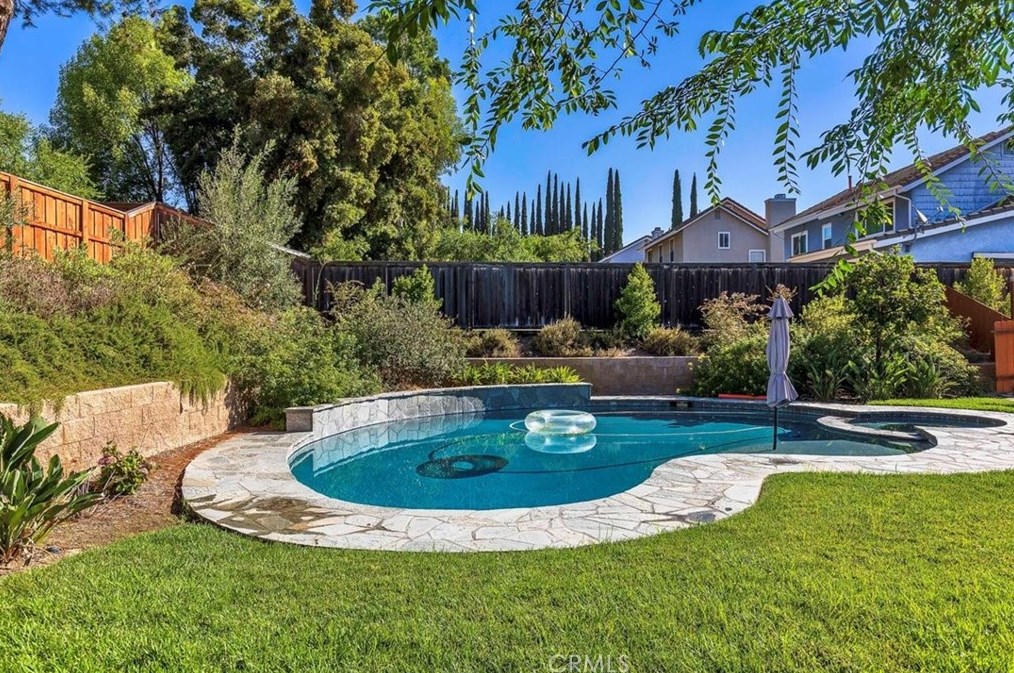 42057 Roanoake St, Temecula CA  92591-3827 exterior