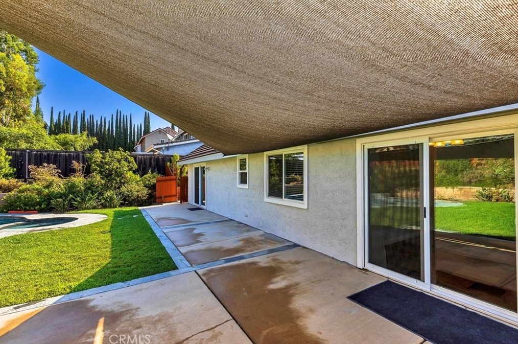 42057 Roanoake St, Temecula CA  92591-3827 exterior