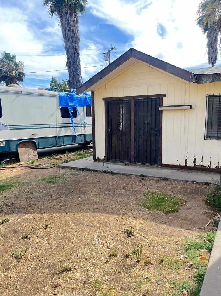 1099 7 St, Perris CA 92570-1808 exterior