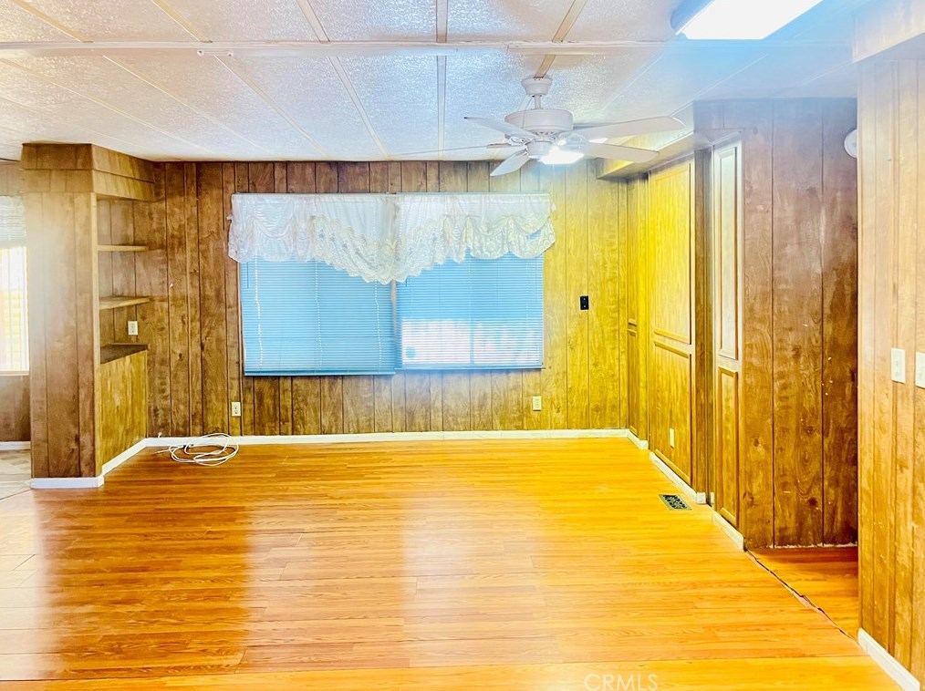 1099 7 St, Perris CA 92570-1808 exterior