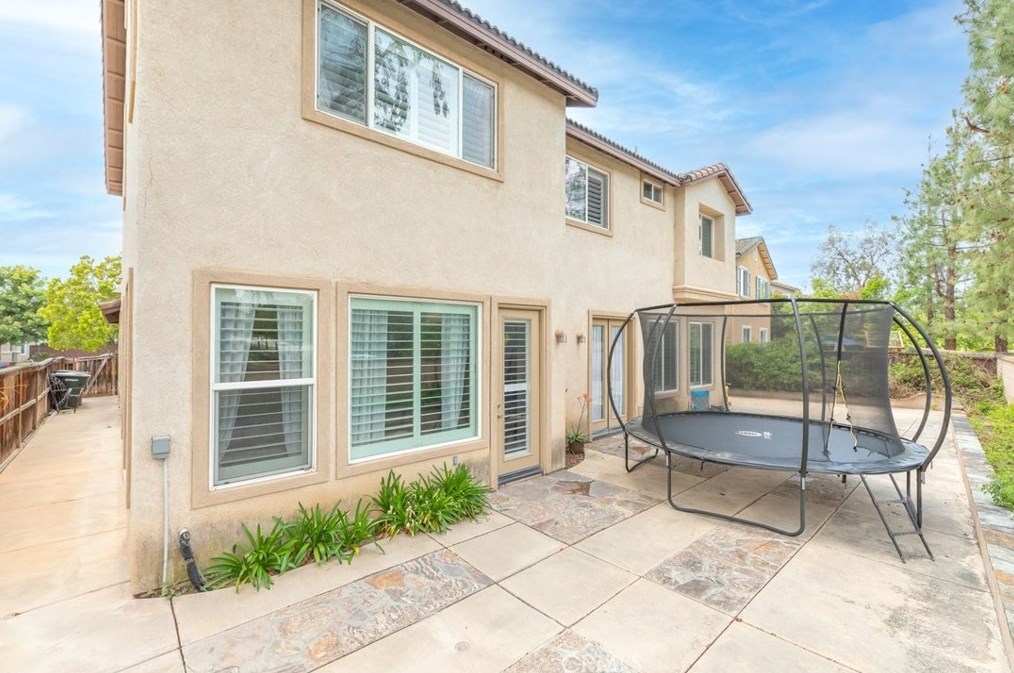 32532 Campo Dr, Temecula CA  92592-6614 exterior