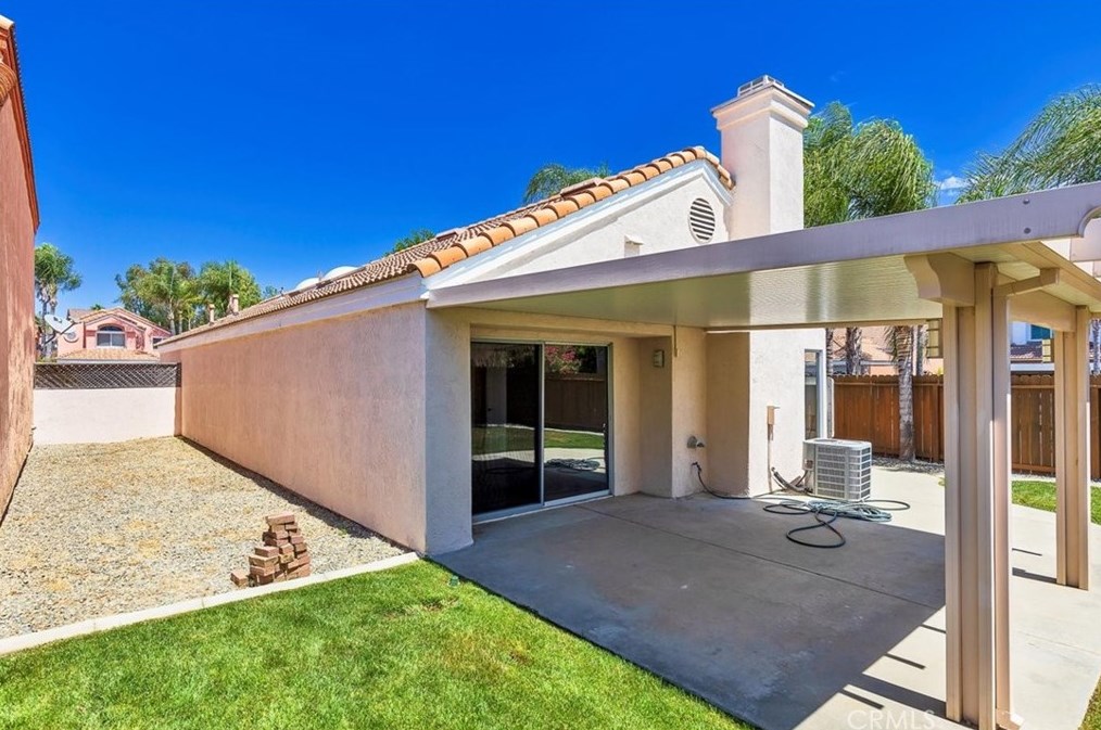 23799 Via Olivia, Murrieta CA  92562-2057 exterior