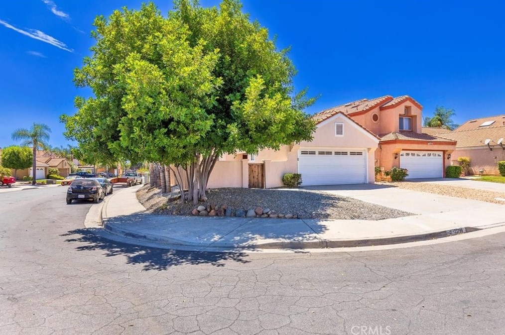 23799 Via Olivia, Murrieta CA  92562-2057 exterior