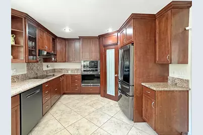 10700 Meadow Glen Way, Escondido, CA 92026 - Photo 9