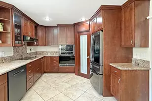 10700 Meadow Glen Way, Escondido, CA 92026 - Photo 9