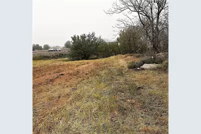 300 Apex Avenue, Banning, CA 92220 - Photo 3