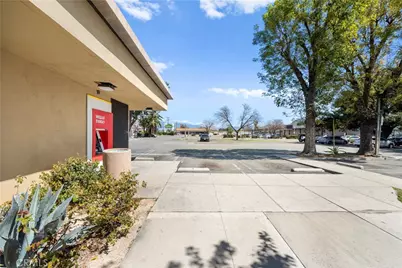 103 E Stetson Avenue, Hemet, CA 92543 - Photo 7