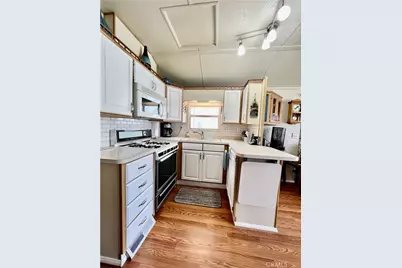 1295 S Cawston Avenue #6, Hemet, CA 92545 - Photo 5