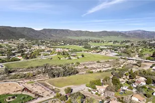 25070 Hayes Ave, Murrieta, CA 92562 - Photo 11