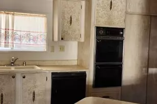 710 S Lyon Ave, Hemet, CA 92543 - Photo 9