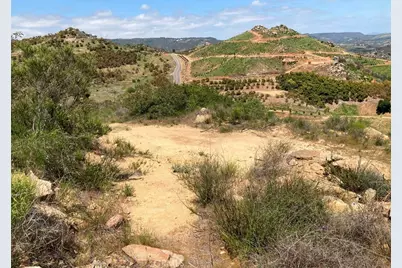 2 Daneri Lane, Temecula, CA 92590 - Photo 15