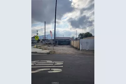 982 Center Street, Riverside, CA 92507 - Photo 3