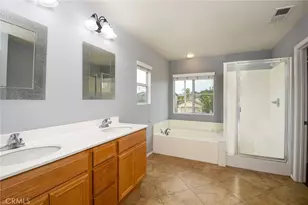 31556 Umbria Ln, Winchester, CA 92596 - Photo 17