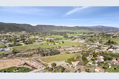 25070 Hayes Avenue, Murrieta, CA 92562 - Photo 3