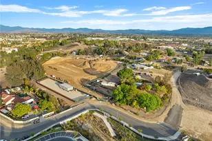 25210 Catalina St, Murrieta, CA 92562 - Photo 11