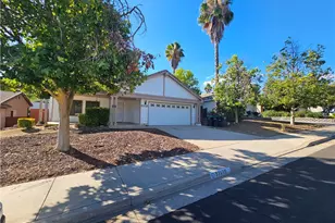 33605 Breckenridge Trail, Wildomar, CA 92595 - Photo 3