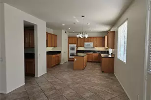 33429 Barrington Dr, Temecula, CA 92592 - Photo 7