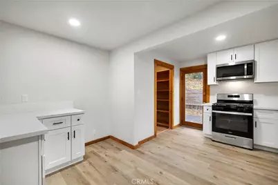 814 Glen View Lane, Twin Peaks, CA 92391 - Photo 9