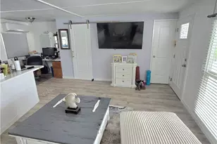 22725 Skylink Dr, Canyon Lake, CA 92587 - Photo 5