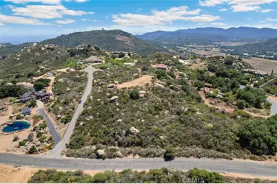 42125 Angels Peak Court, Murrieta, CA 92562 - Photo 11