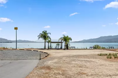 32000 Riverside Dr. #J-8, Lake Elsinore, CA 92530 - Photo 25