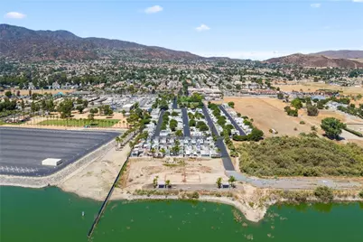 32000 Riverside Dr. #J-8, Lake Elsinore, CA 92530 - Photo 33