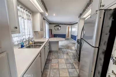 332 N Lyon #82, Hemet, CA 92543 - Photo 5