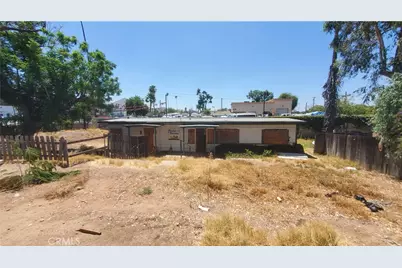 217 Iowa Avenue, Riverside, CA 92507 - Photo 7