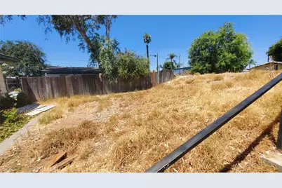 217 Iowa Avenue, Riverside, CA 92507 - Photo 3