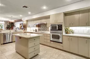 208 Kavenish Dr, Rancho Mirage, CA 92270 - Photo 17