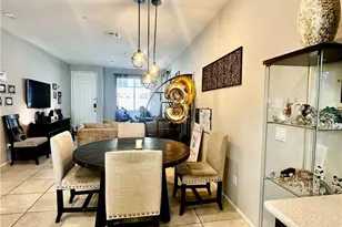 17652 W Murphy Ln, Northridge, CA 91325 - Photo 5