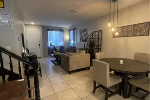 17652 W Murphy Ln, Northridge, CA 91325 - Photo 3